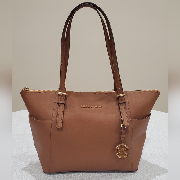 Michael Kors Handbags - Michael Kors Jet Set East West Saffiano Leather Tote  NWOT